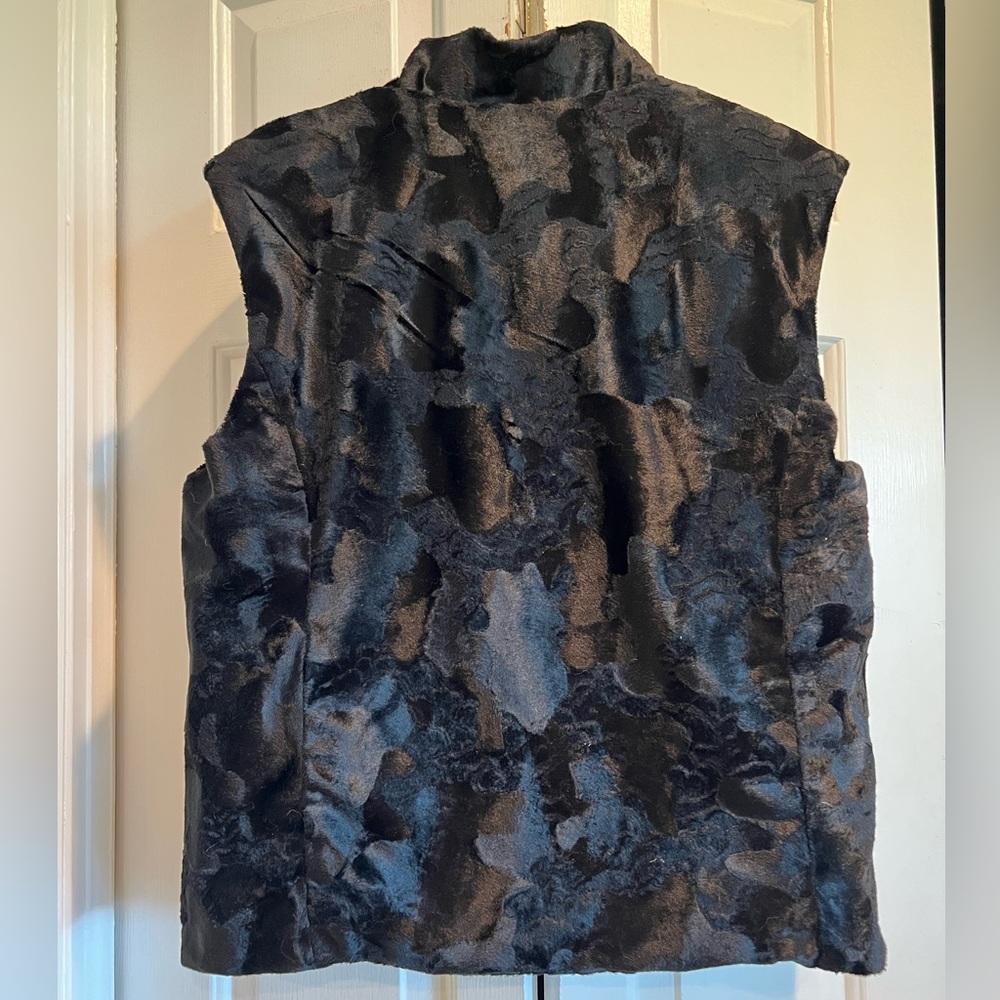 Italian Made AMATI Black Vest, Zip Front, Faux Fur Outside with POCKETS